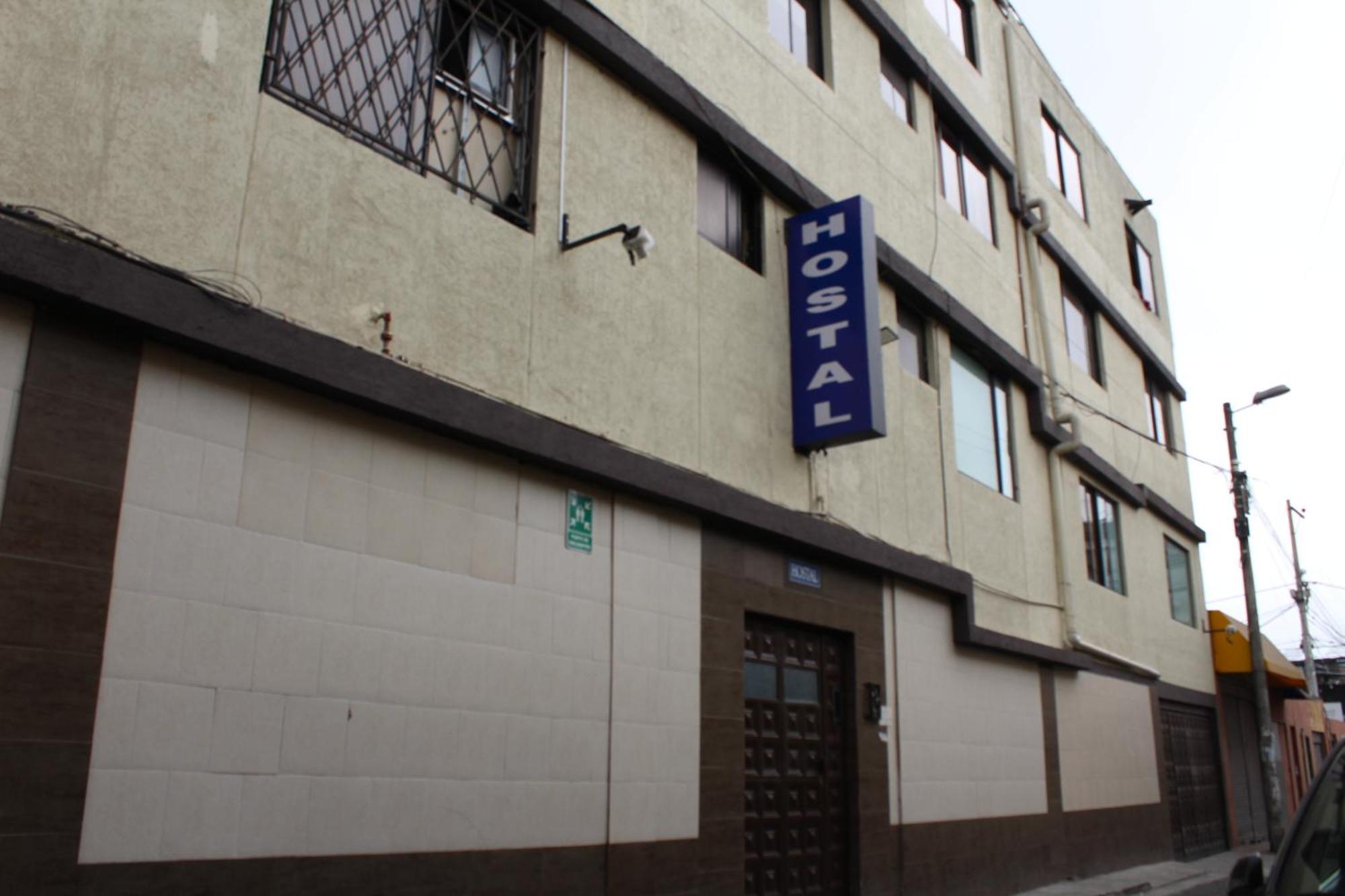 Julius Hostal, Desde Las 14 Horas Hasta 12 Del Mediodia Κίτο Εξωτερικό φωτογραφία
